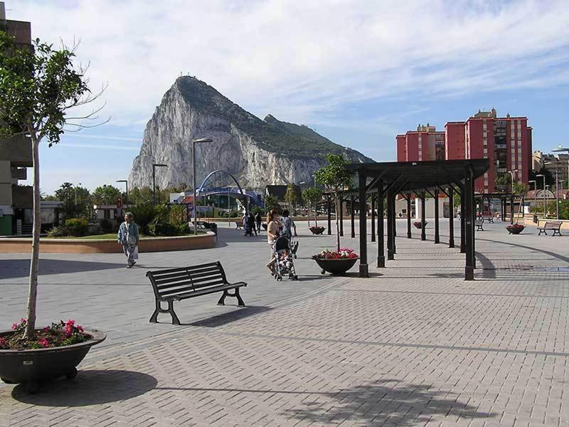 Practico Apartamento A 5 Min Andando De Gibraltar Y El Centro, Frente Al Mar La Línea de la Concepción Exteriér fotografie