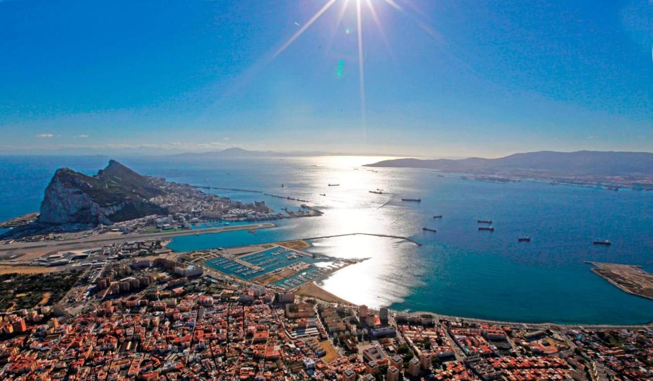 Practico Apartamento A 5 Min Andando De Gibraltar Y El Centro, Frente Al Mar La Línea de la Concepción Exteriér fotografie